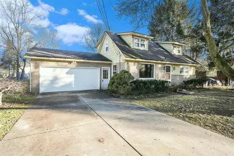 416 Charlotte, Grand Rapids, MI 49504