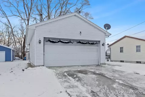 228 58th, Kentwood, MI 49548