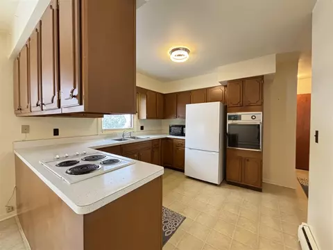 Kitchen - 320 Sprague, Coldwater, MI 49036 photo 2 of 4