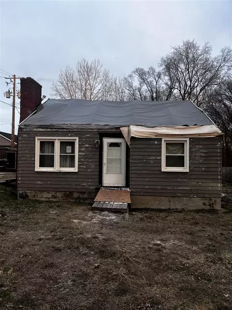944 N N Riv, Ypsilanti, MI 48198