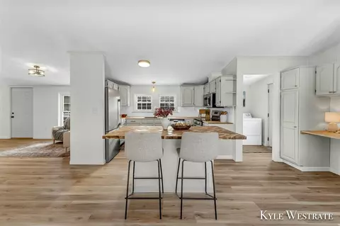 Kitchen - 6143 E 88th, Newaygo, MI 49337 photo 1 of 6