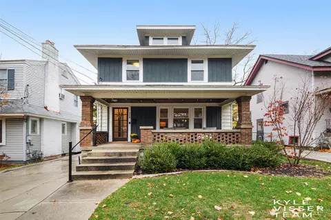 328 Gladstone, East Grand Rapids, MI 49506