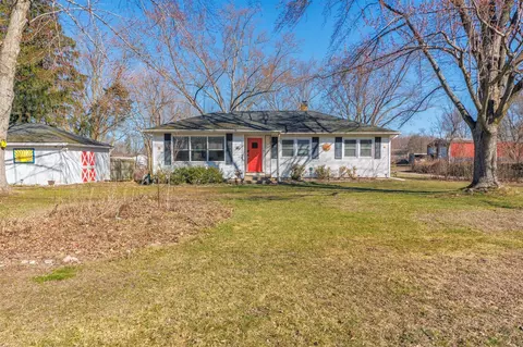 73294 6th, South Haven, MI 49090