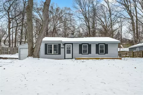 2520 Old Riverview, Kalamazoo, MI 49004