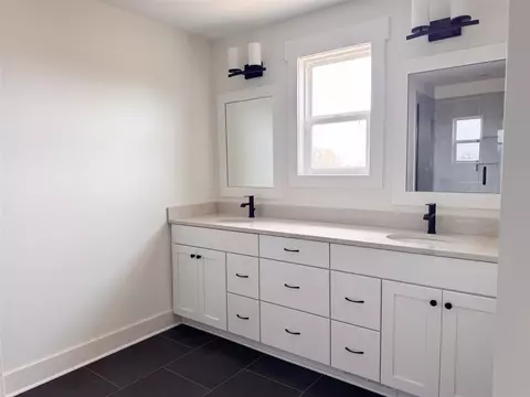 Bath - 8273 Eagle Peak, Jenison, MI 49428 photo 2 of 4