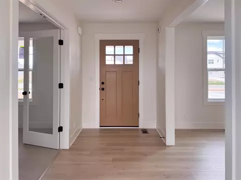 Entry Way - 8273 Eagle Peak, Jenison, MI 49428 photo 2 of 4