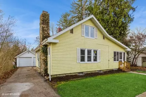 309 S S Blf, Berrien Springs, MI 49103