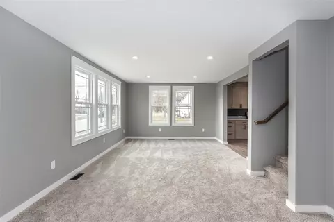 Living - 219 Chippewa, Tecumseh, MI 49286 photo 2 of 5