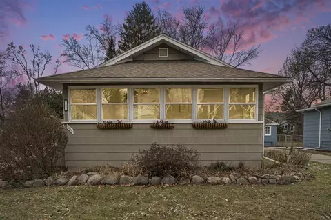 906 Etowah, Royal Oak, MI 48067