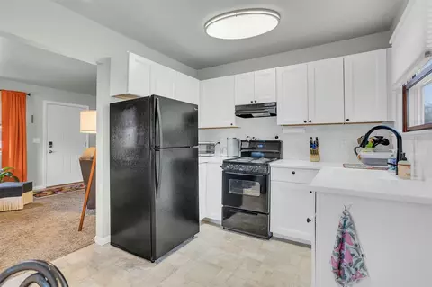 Kitchen - 136 Irwin, Brooklyn, MI 49230 photo 2 of 3