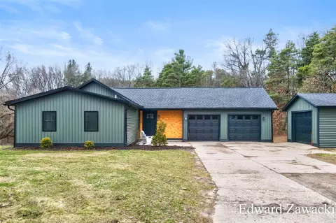 11241 Summit, Rockford, MI 49341