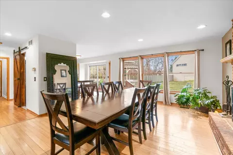 Dining - 6510 E Rdg, Brighton, MI 48116 photo 2 of 2