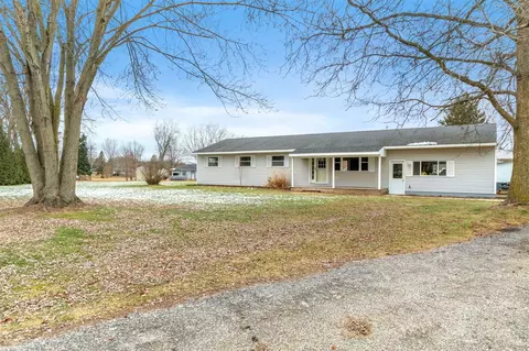 5 Mccombs, Clinton, MI 49236