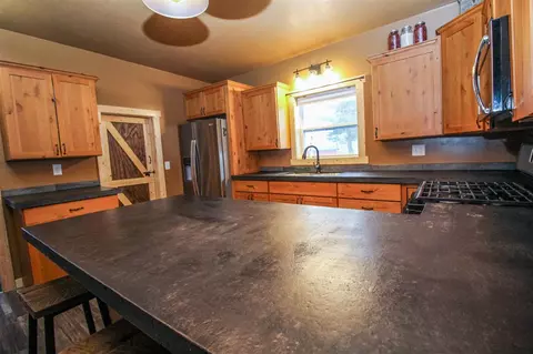 Kitchen - 64597 Youngs Pr, Constantine, MI 49042 photo 4 of 6