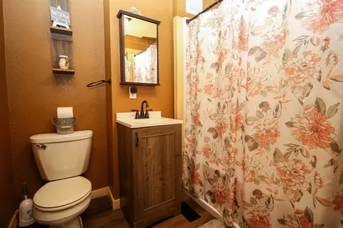 Bath - 64597 Youngs Pr, Constantine, MI 49042 photo 1 of 3