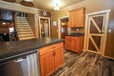 Kitchen - 64597 Youngs Pr, Constantine, MI 49042 photo 5 of 6