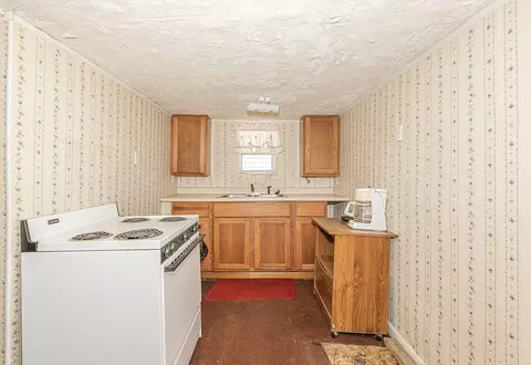 Kitchen - 241 E Rose, Coldwater, MI 49036 photo 2 of 3