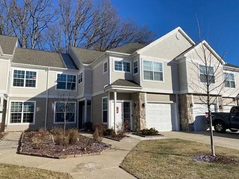 530 N Fieldstone, Chelsea, MI 48118