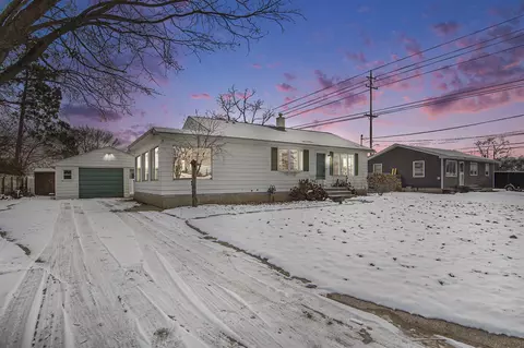 3182 Homewood St SW, Grandville, MI 49418