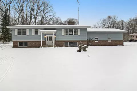 474 W County Line, Manistee, MI 49660