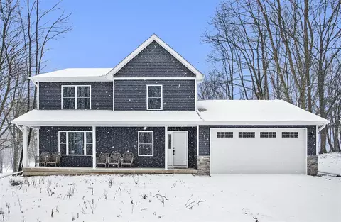 1021 River, Hastings, MI 49058
