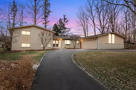 34441 Chantilly, Farmington, MI 48335