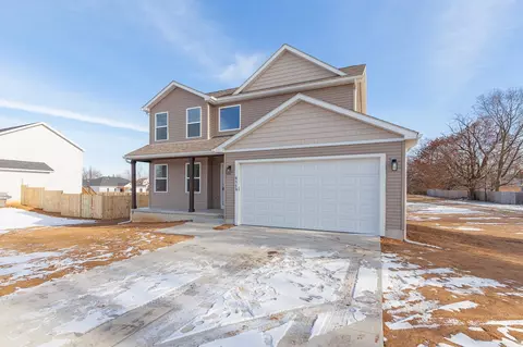 2002 Green Acres, Adrian, MI 49221 photo 2