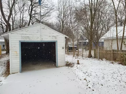 813 Fleming, Jackson, MI 49202 photo 2