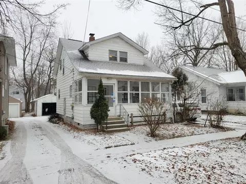 813 Fleming, Jackson, MI 49202