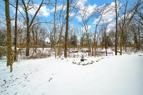 Exterior - 3525 Stonewall, Jackson, MI 49203 photo 16 of 37