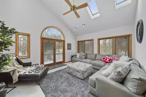 Living - 3525 Stonewall, Jackson, MI 49203 photo 1 of 5