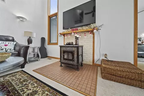 Living - 3525 Stonewall, Jackson, MI 49203 photo 4 of 5