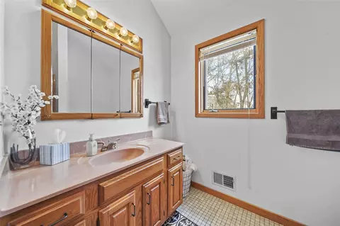 Bath - 3525 Stonewall, Jackson, MI 49203 photo 4 of 7