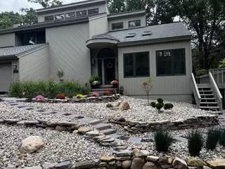 Exterior - 3525 Stonewall, Jackson, MI 49203 photo 20 of 37