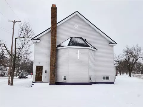 62 Irwin, Muskegon, MI 49442