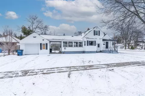 1175 W W Smt, Roosevelt Park, MI 49441