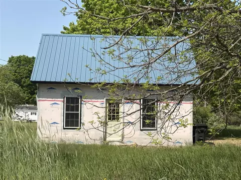 912 S Clark, Mesick, MI 49668