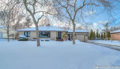 3485 E Manitou, Norton Shores, MI 49441