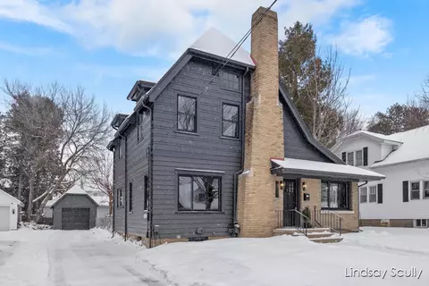 1851 Hillmount, Grand Rapids, MI 49504