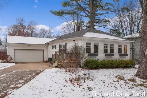4617 Potter, Kentwood, MI 49548