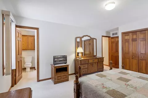 Bedroom - 4669 Forest Vale, Pierson, MI 49339 photo 3 of 10