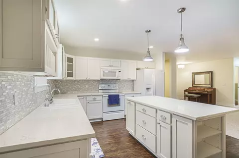 1046 Taylor, Plainwell, MI 49080 photo 10