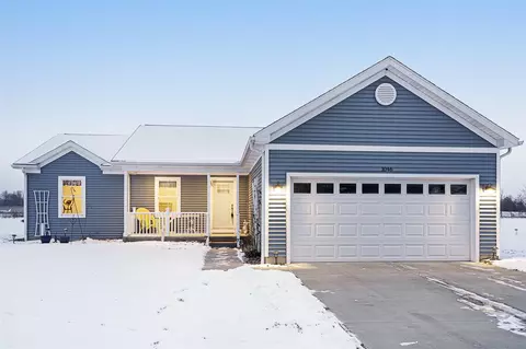 1046 Taylor, Plainwell, MI 49080 photo 3