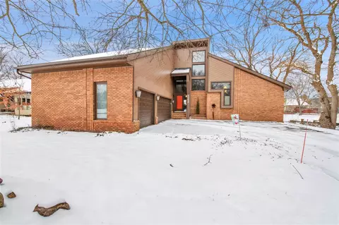 8268 Hearthstone, Commerce Twp, MI 48382