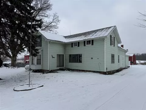 974 E Central, Quincy, MI 49082