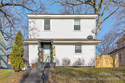 707 Oakdale, Grand Rapids, MI 49507
