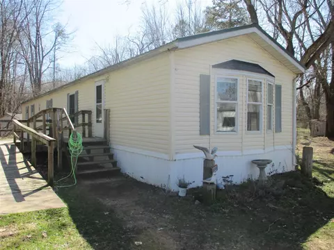 35345 Sweet Lk, Gobles, MI 49055