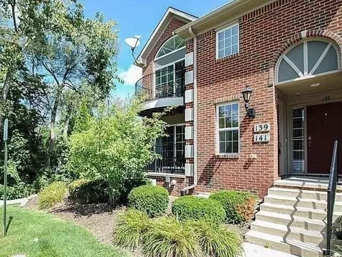 141 W Oakbrook, Ann Arbor, MI 48103