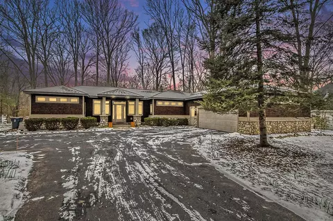 38 Wilderness Rdg, Douglas, MI 49406