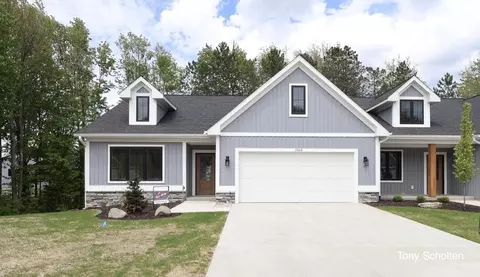 5163 Blendon Wds #14, Hudsonville, MI 49426